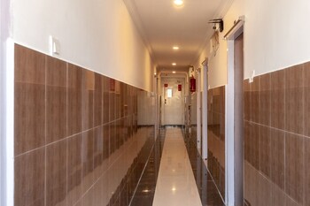 capital o 27775 hotel srinivasa residency