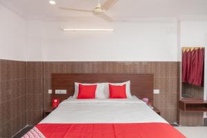 capital o 27775 hotel srinivasa residency