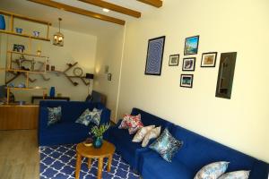 Sojourn By The Lake,,5 star