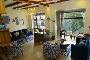 Sojourn By The Lake,,5 star