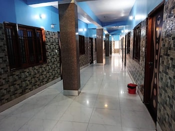 hotel anand lok