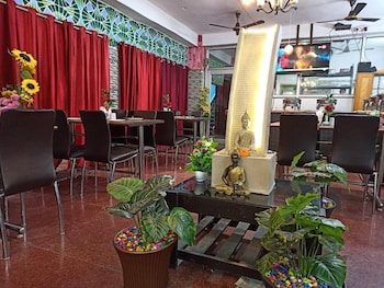 hotel anand lok
