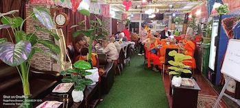 hotel anand lok