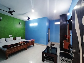 hotel anand lok