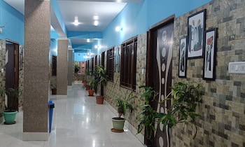 hotel anand lok