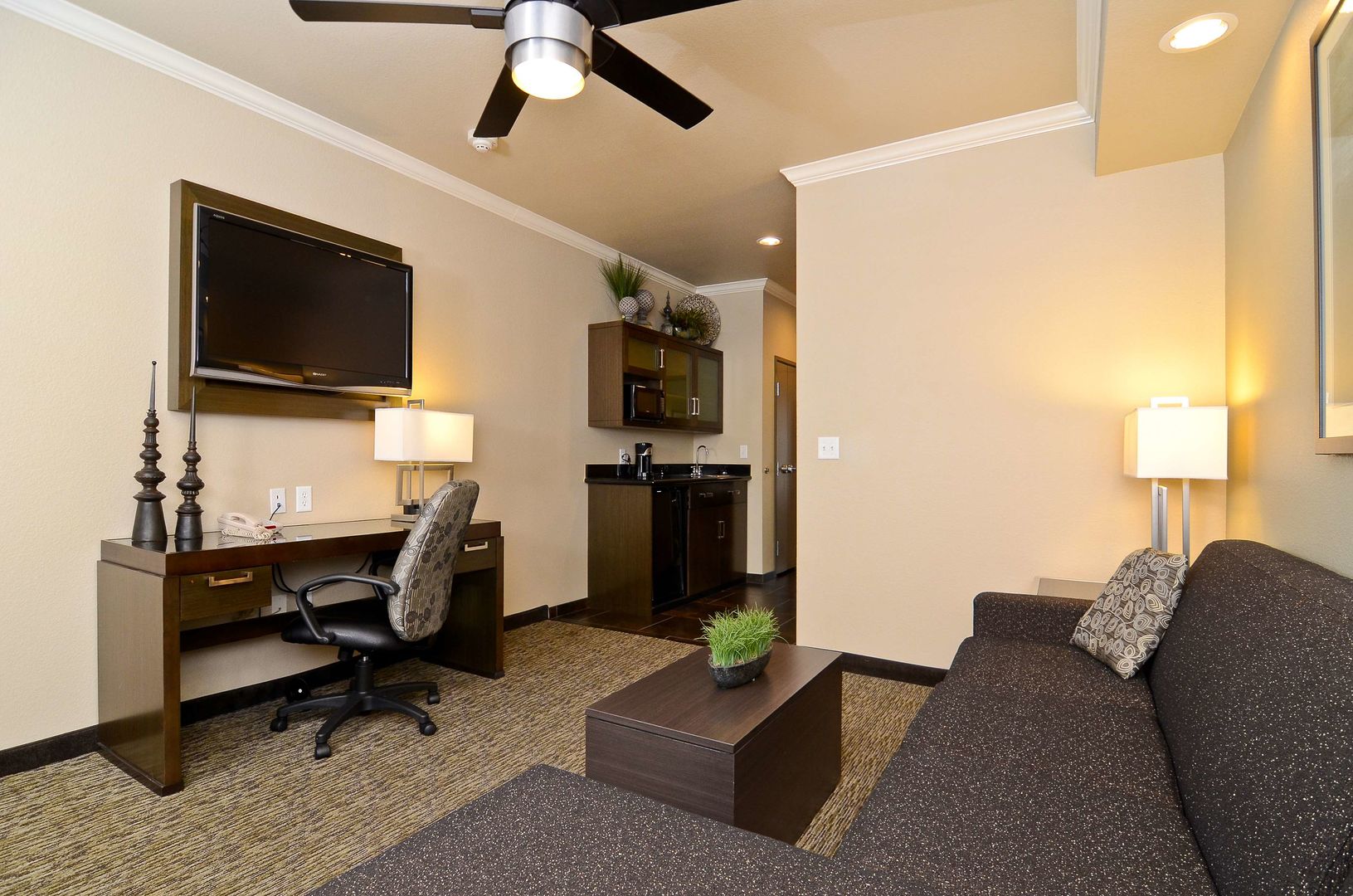 best western premier crown chase inn and suites
