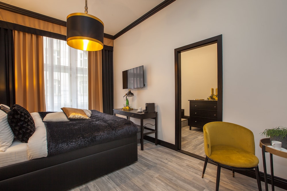 golden prague rooms