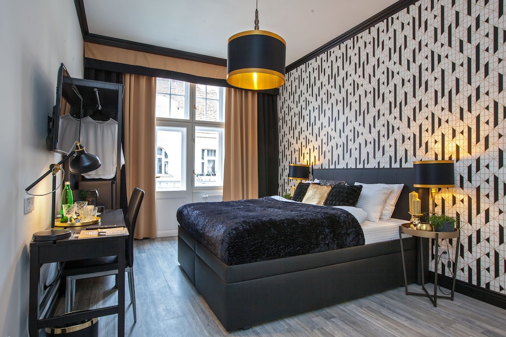 golden prague rooms