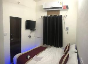 hotel dharohar palace