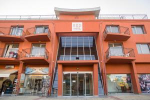 Red Hotel - Lozenetz,Near Lozenets Central Beach,2 star