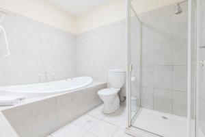 eltham gateway hotel