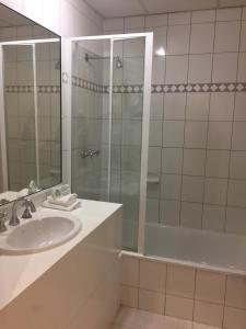 eltham gateway hotel