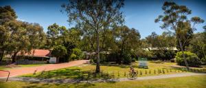 eltham gateway hotel