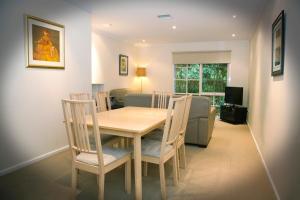 eltham gateway hotel