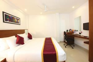Hotel Park Residency,Elanthoor>>Aranmula,3 star