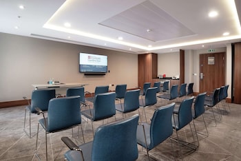 hilton garden inn london heathrow terminal 2 and 3