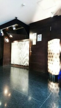 burgary hotel