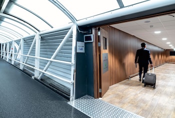 crowne plaza london heathrow t4 an ihg hotel