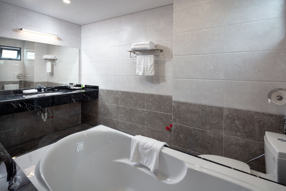 grand dragon hotel hanoi