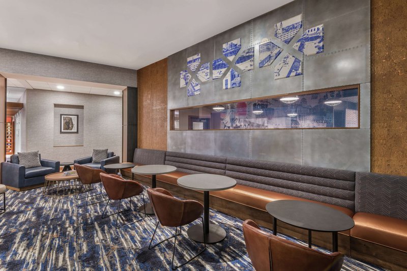 hampton inn and suites fort wayne downtown