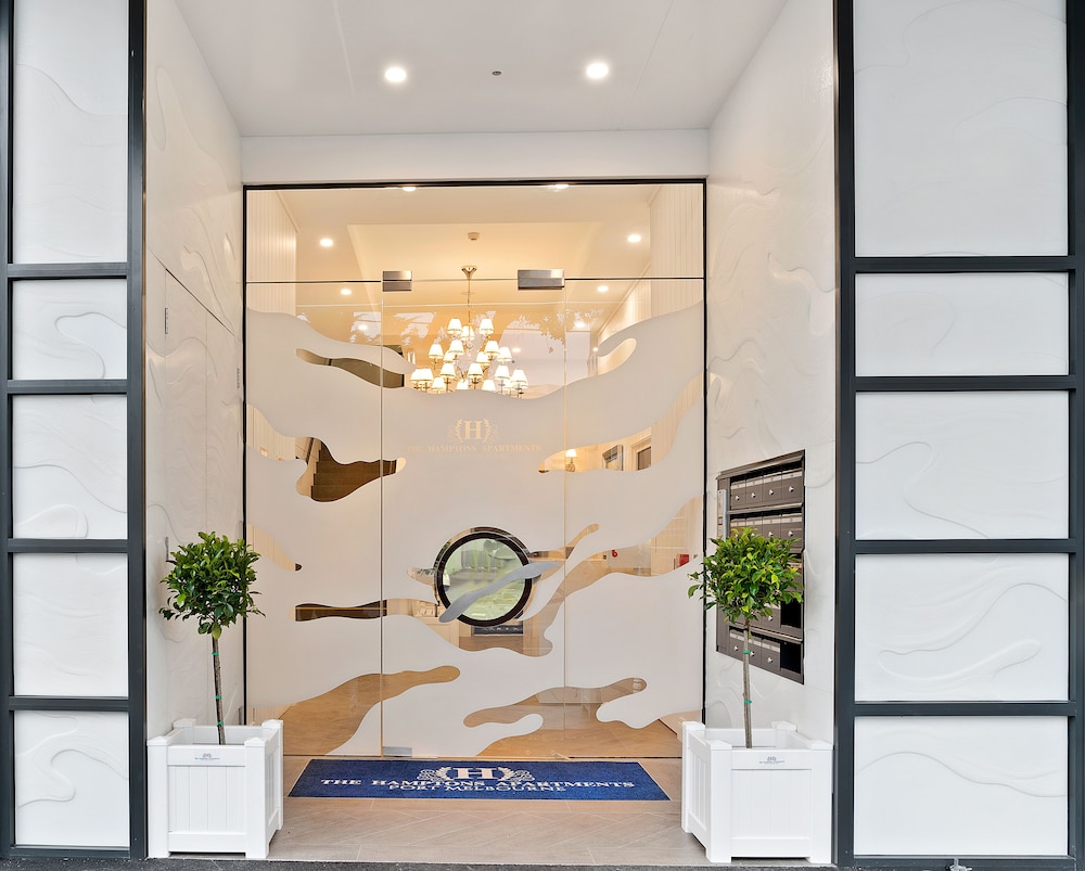 the hamptons apartments port melbourne