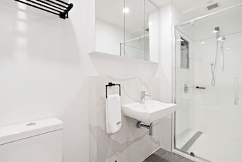 the hamptons apartments port melbourne