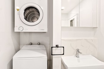 the hamptons apartments port melbourne