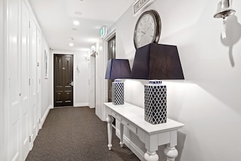 the hamptons apartments port melbourne