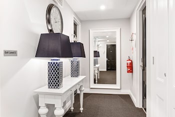 the hamptons apartments port melbourne