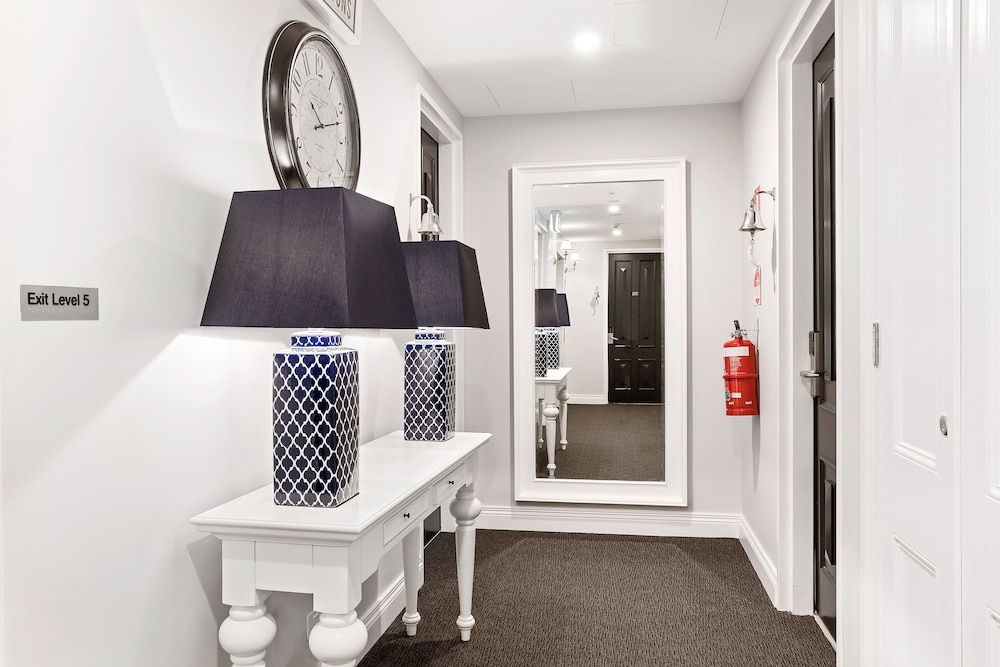 the hamptons apartments port melbourne