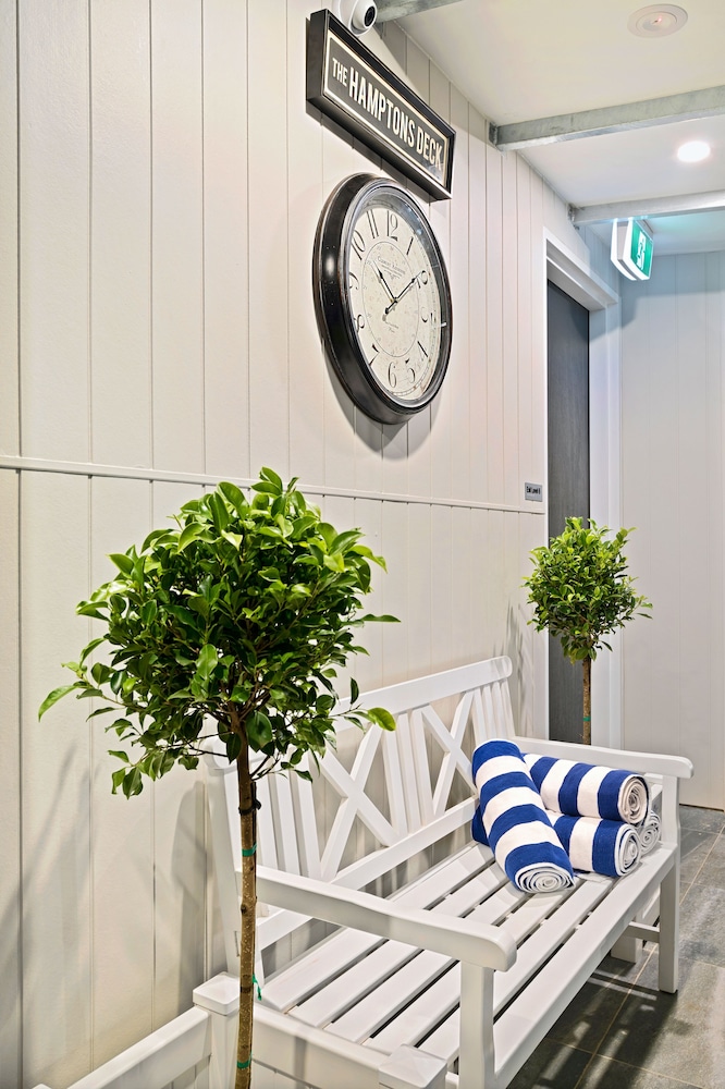 the hamptons apartments port melbourne