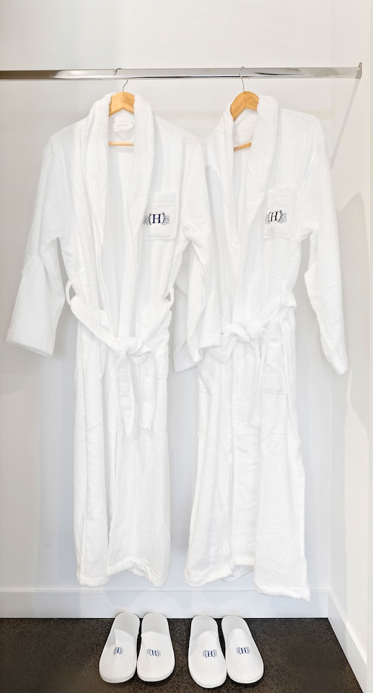 the hamptons apartments port melbourne