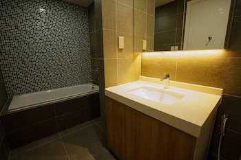 republic plaza serviced apartment