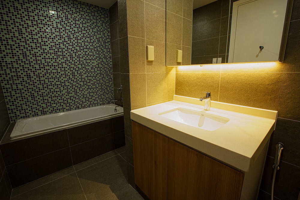 republic plaza serviced apartment