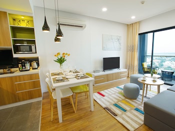 republic plaza serviced apartment