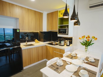 republic plaza serviced apartment