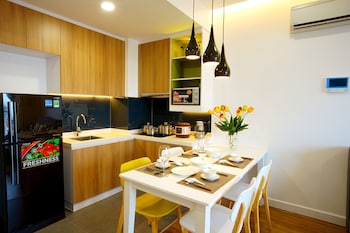 republic plaza serviced apartment
