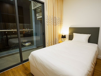 republic plaza serviced apartment