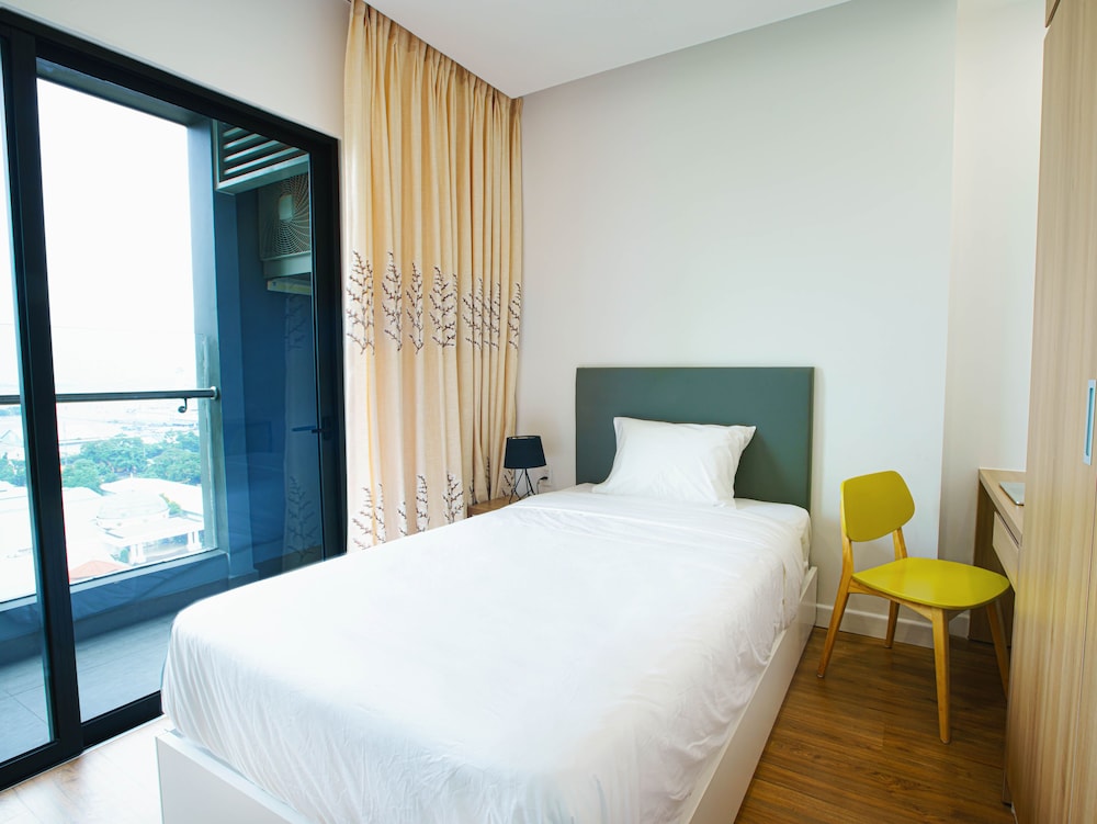 republic plaza serviced apartment