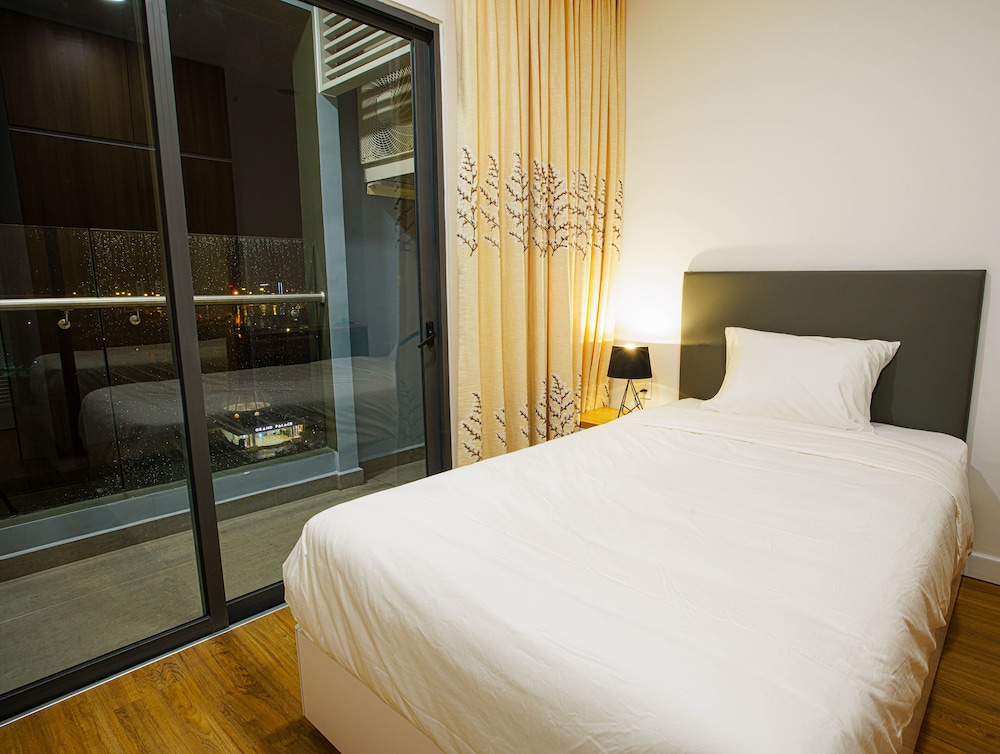 republic plaza serviced apartment
