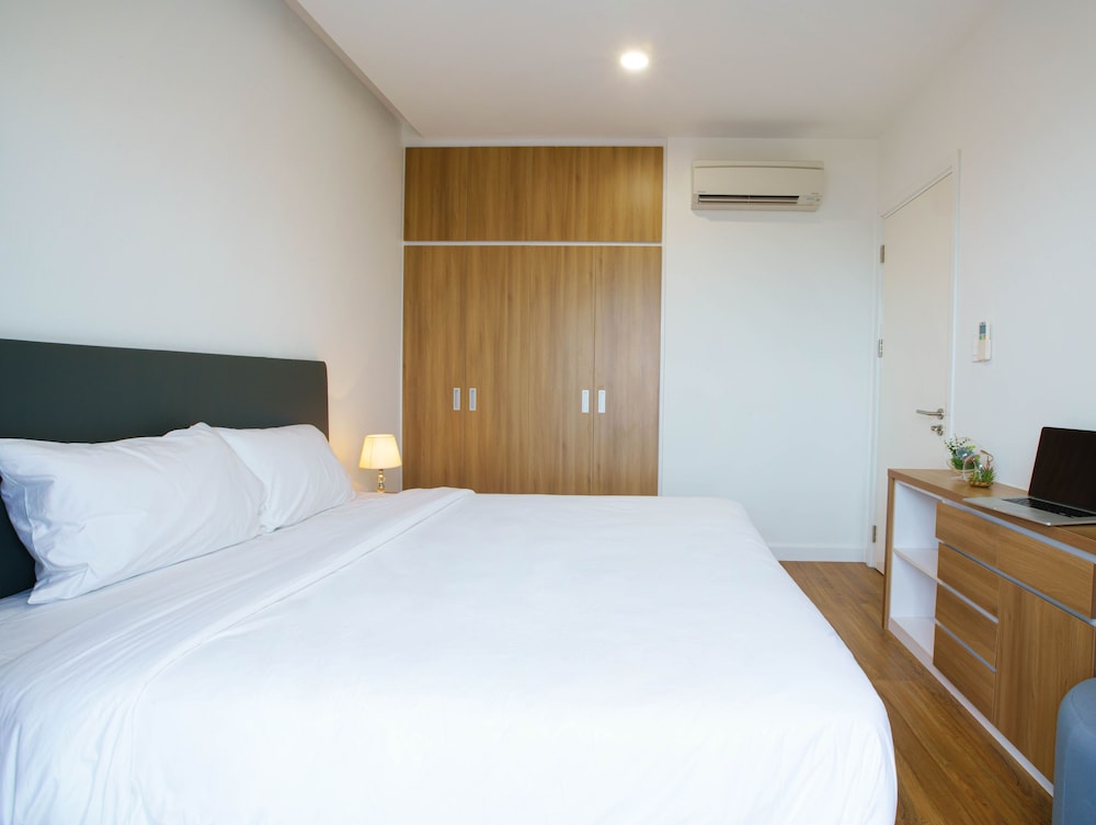 republic plaza serviced apartment