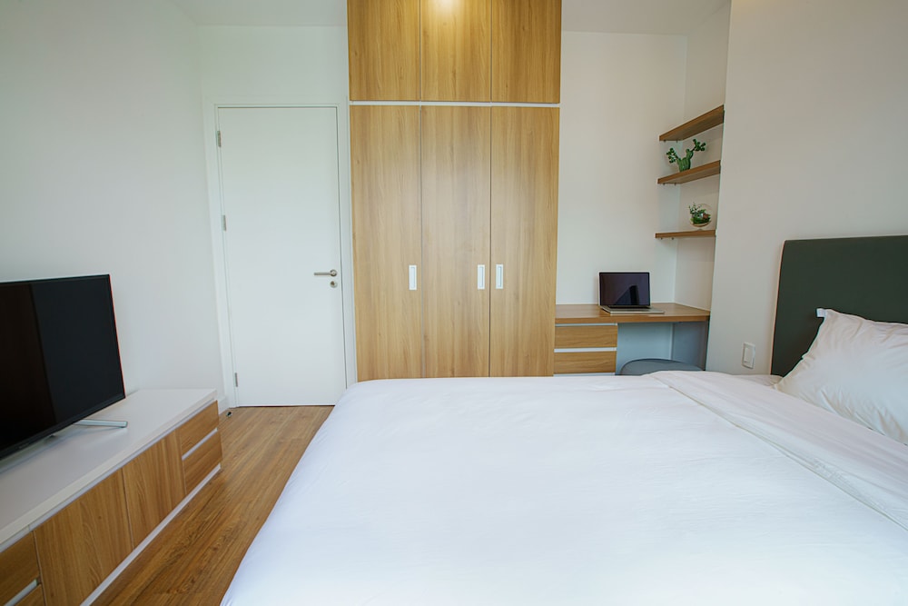 republic plaza serviced apartment