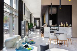 Novotel Bur Dubai,Dubai Festival City>>Bur Dubai,4 star
