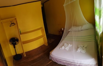 guannas place room and resto bar