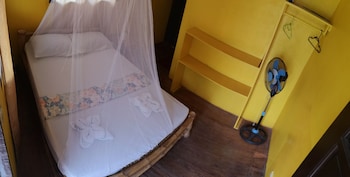 guannas place room and resto bar