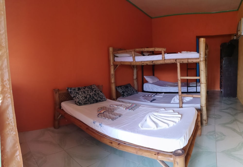 guannas place room and resto bar