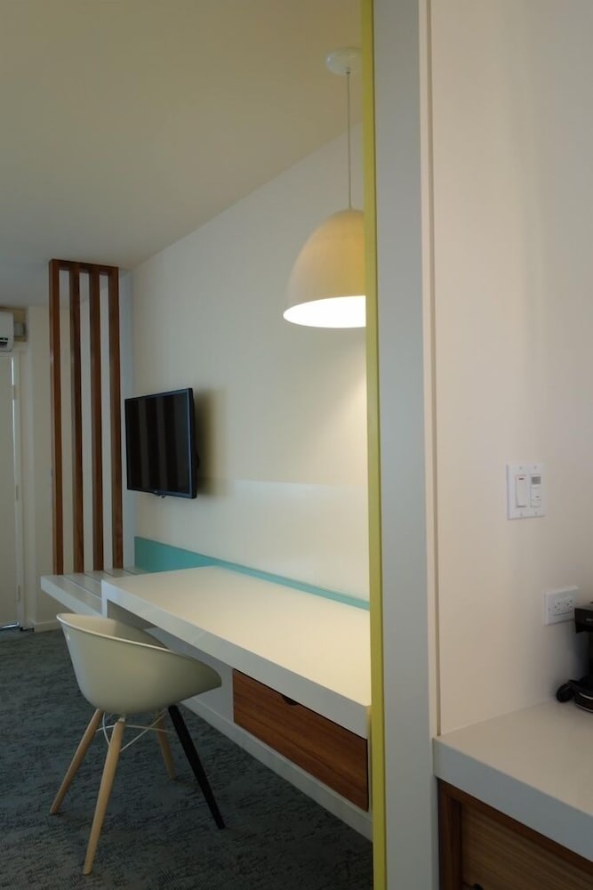 beverly laurel hotel at west hollywood