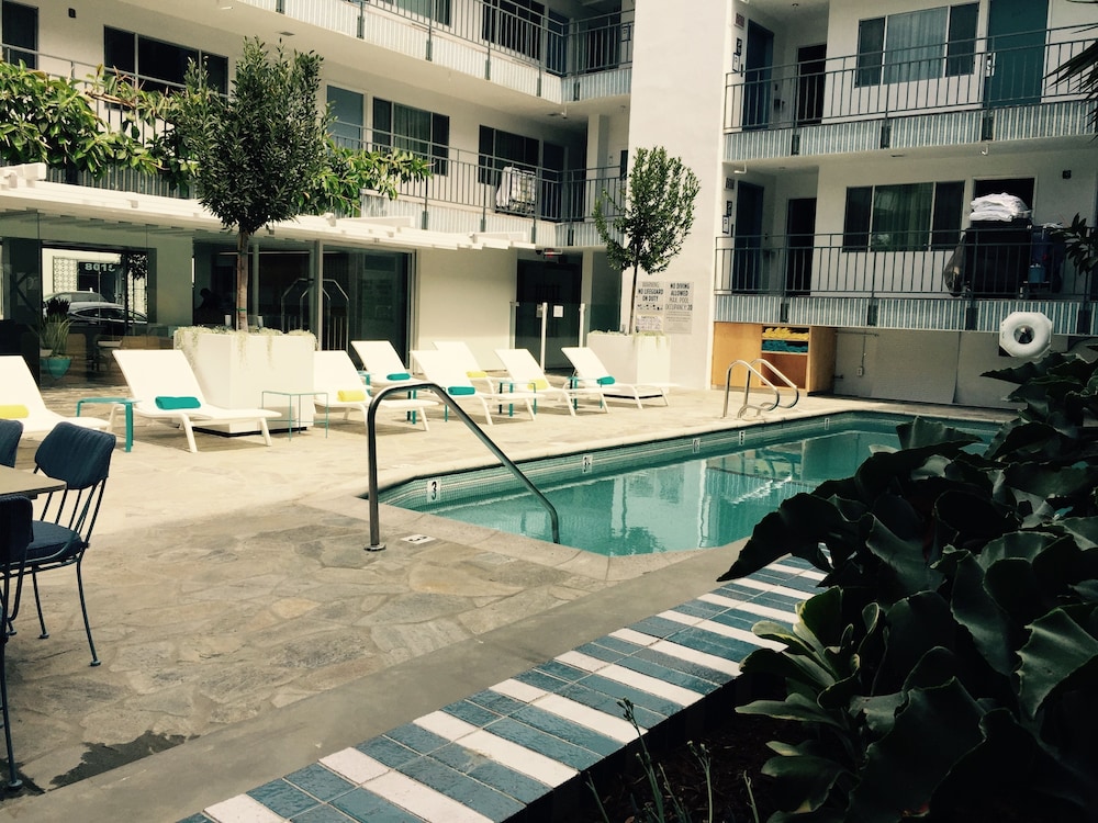 beverly laurel hotel at west hollywood