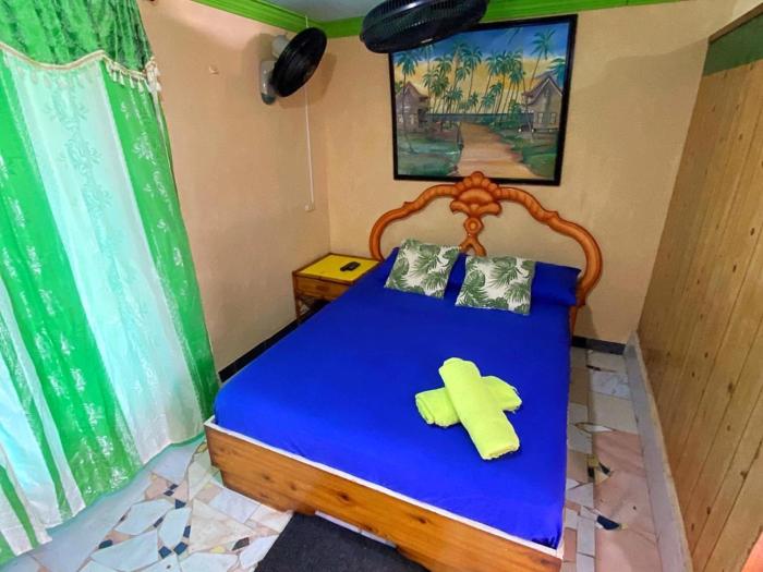 yellow moon guesthouse apartments