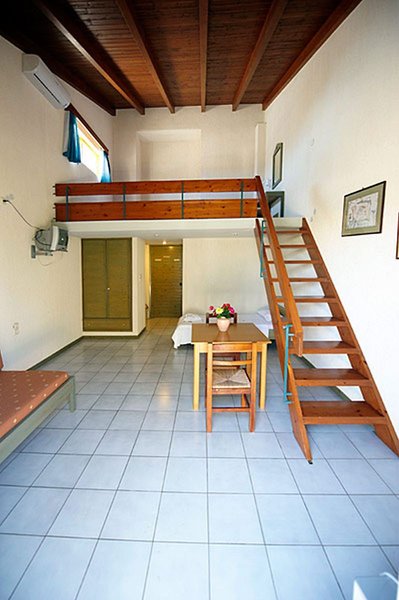lycasti maisonettes